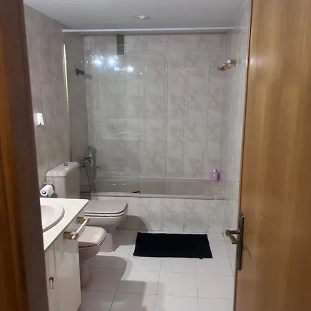 En Piso Compartido En * バレンシア