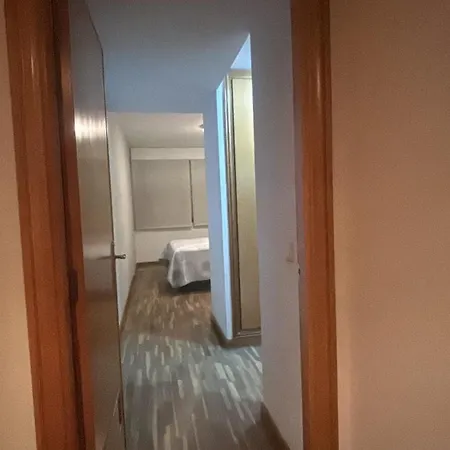 En Piso Compartido En アパート