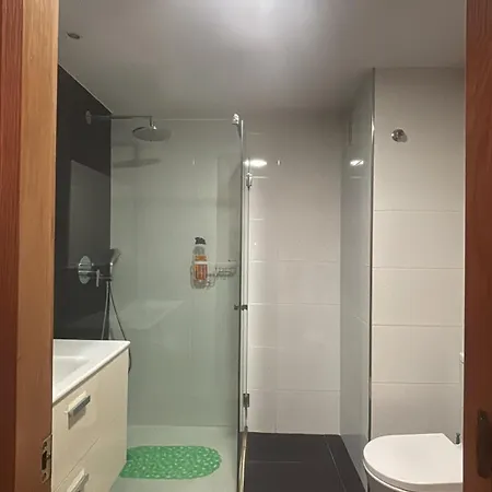 En Piso Compartido En アパート