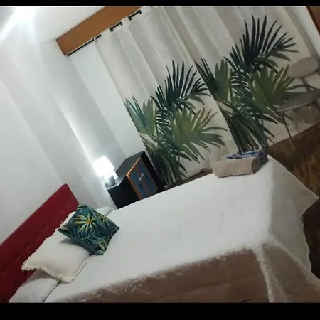 En Piso Compartido En アパート